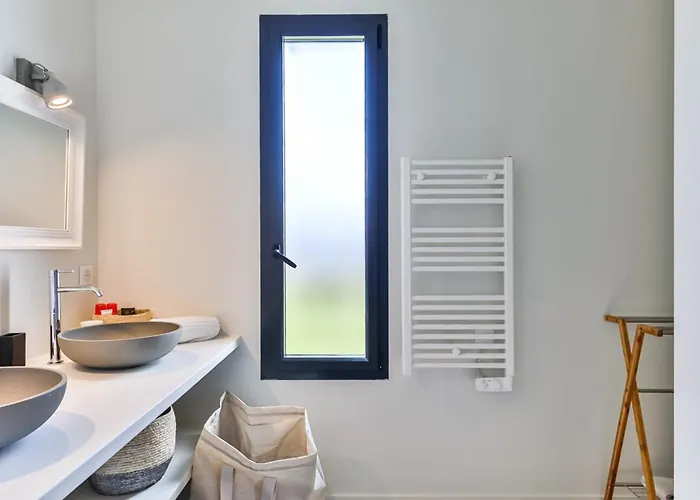 Сasa de vacaciones Chiron Reculeau - Piscine - Wifi Bois-de-Cené